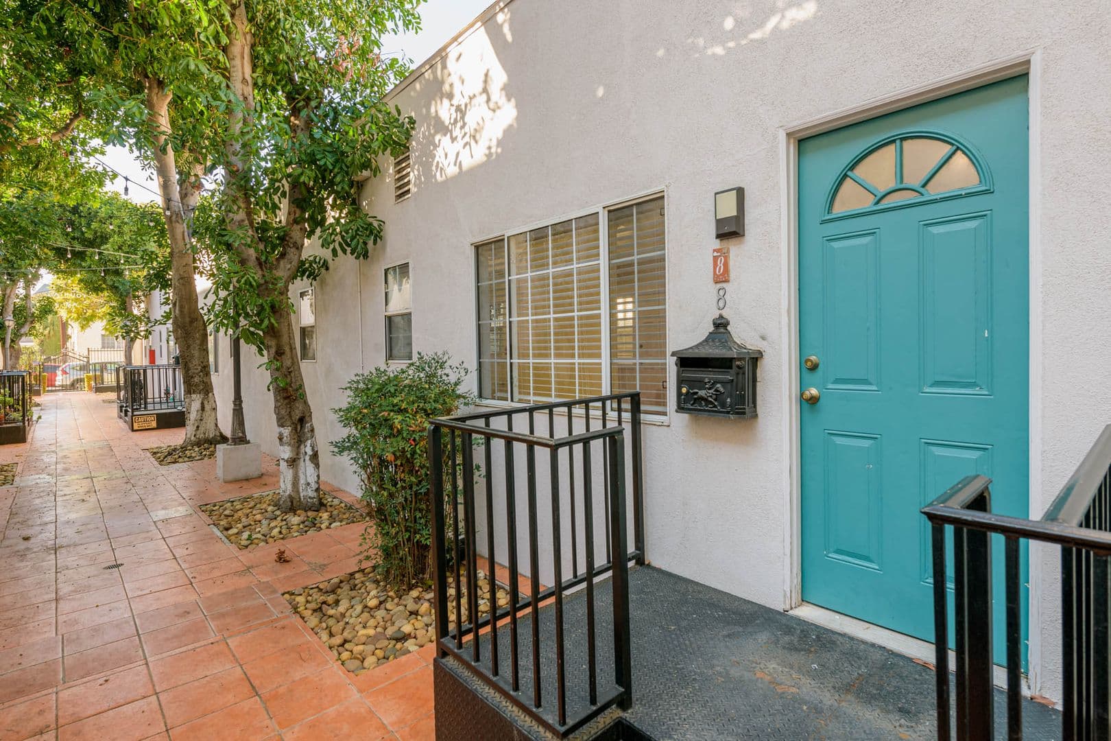 Los Angeles Apartment: 1234 N Berendo St