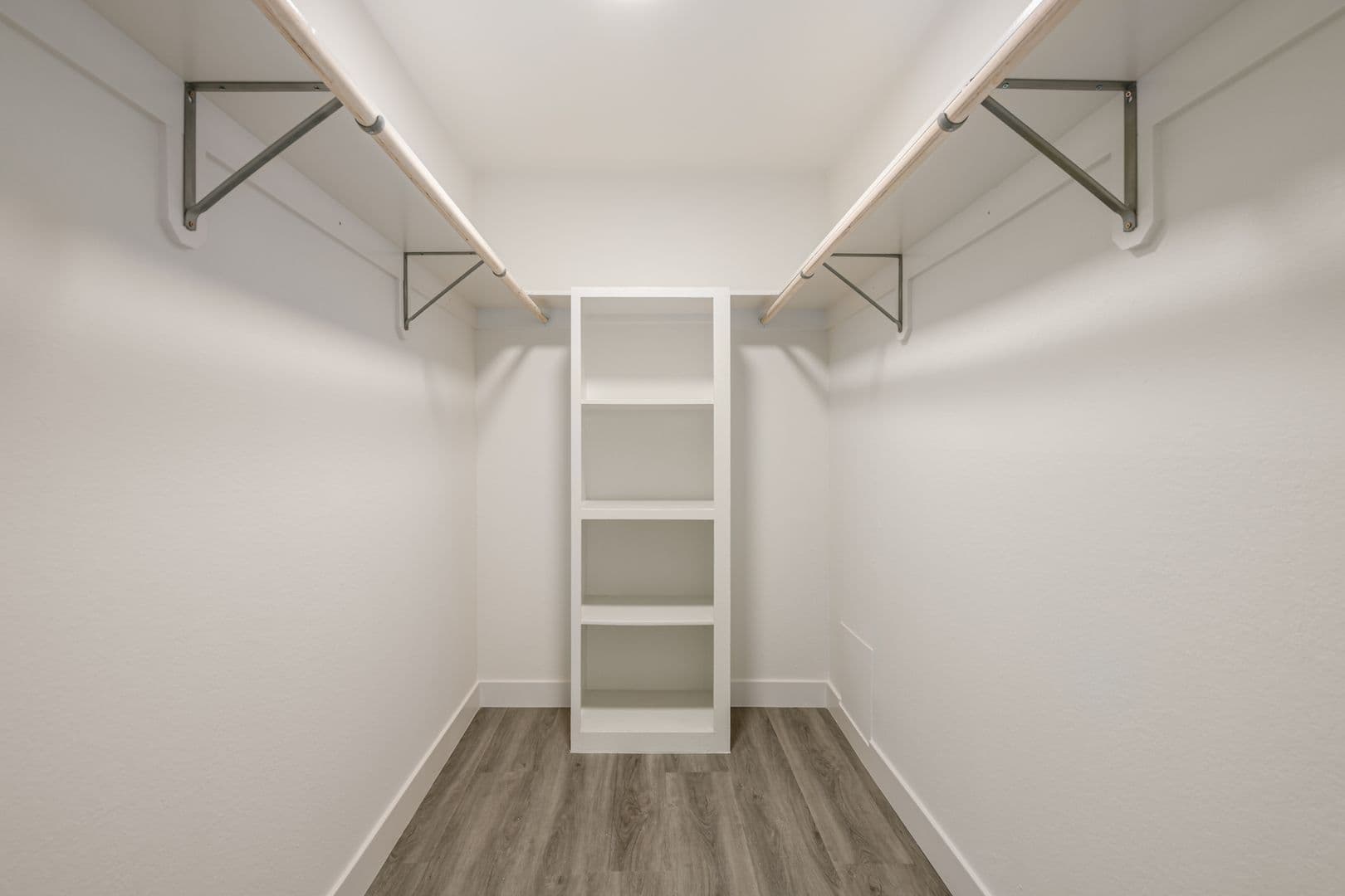 Van Nuys Apartment: 6861 Sepulveda Blvd