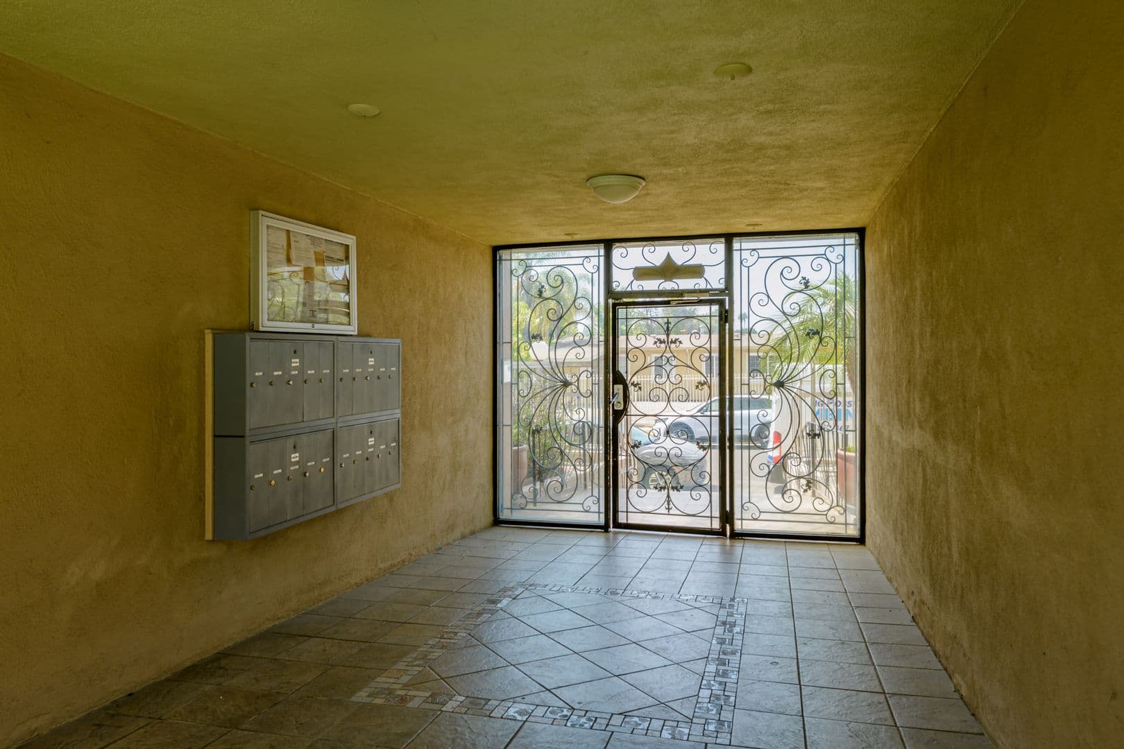 North Hollywood Apartment: 13205 Barbara Ann Street