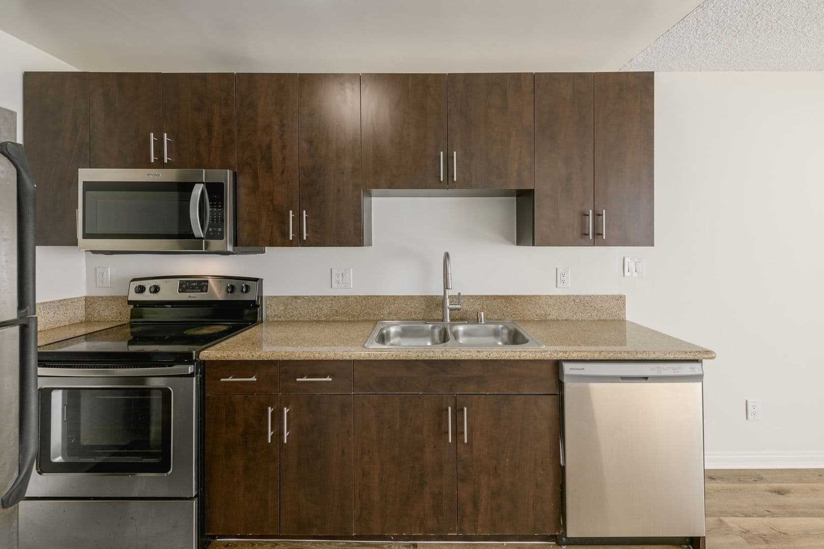 Los Angeles Apartment: 1847 Winona Blvd