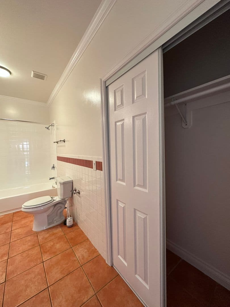 Los Angeles Apartment: 1217 N Berendo St