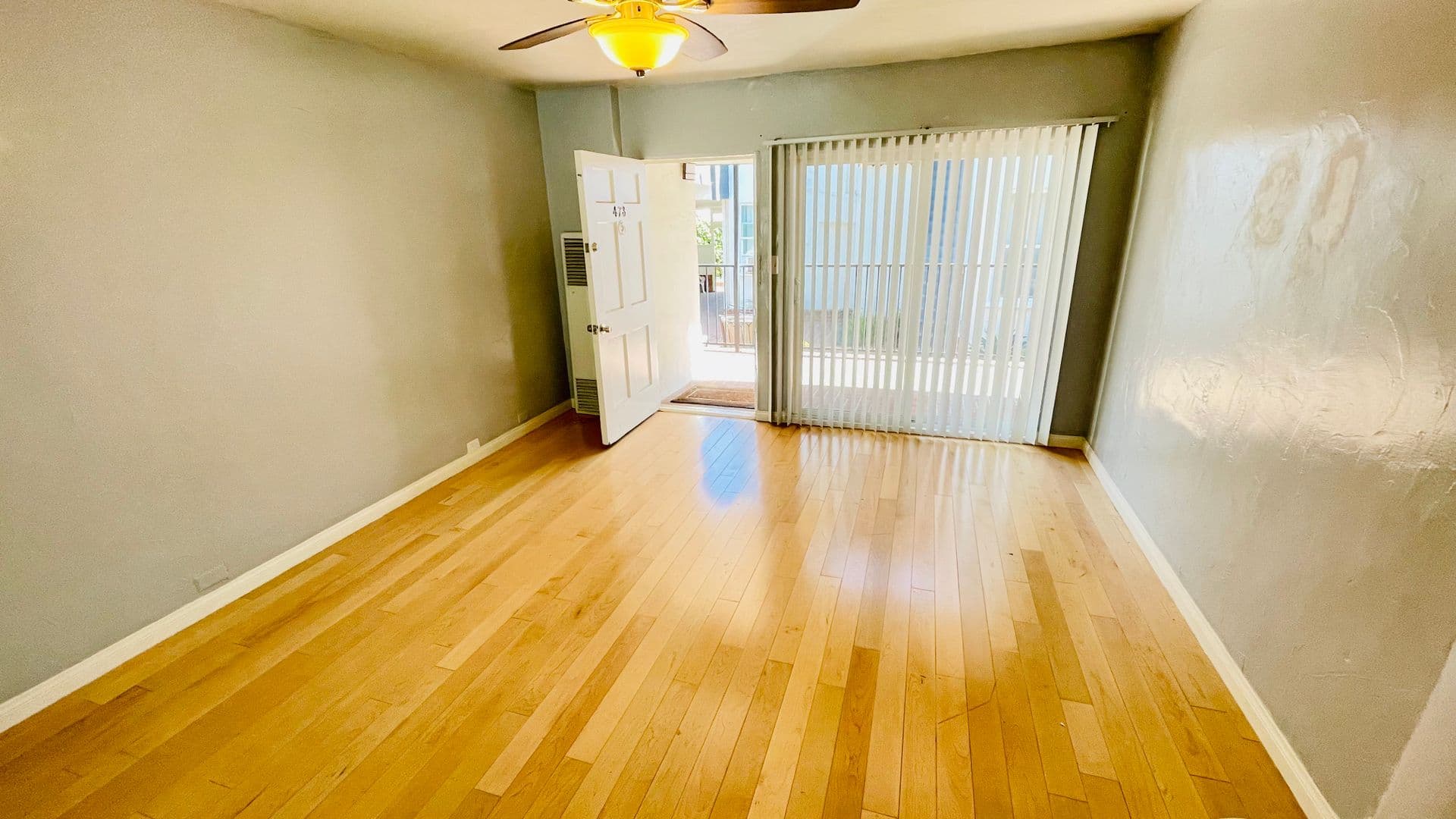 Beverly Hills Apartment: 485 S Roxbury Dr