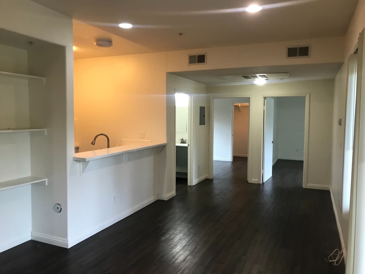 Los Angeles Apartment: 251 Robinson Street