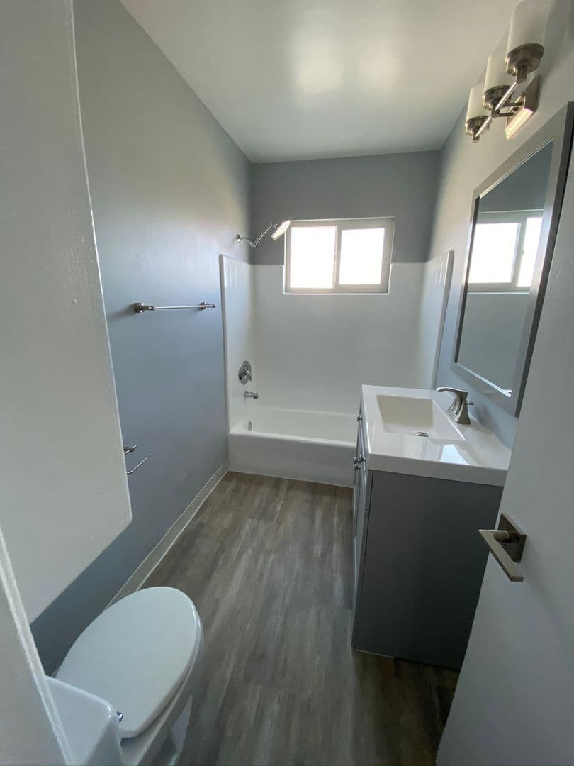 Santa Monica Apartment: 1227 11th Street