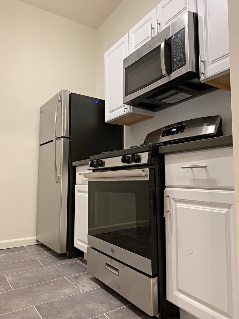 Los Angeles Apartment: 909 S Serrano Ave
