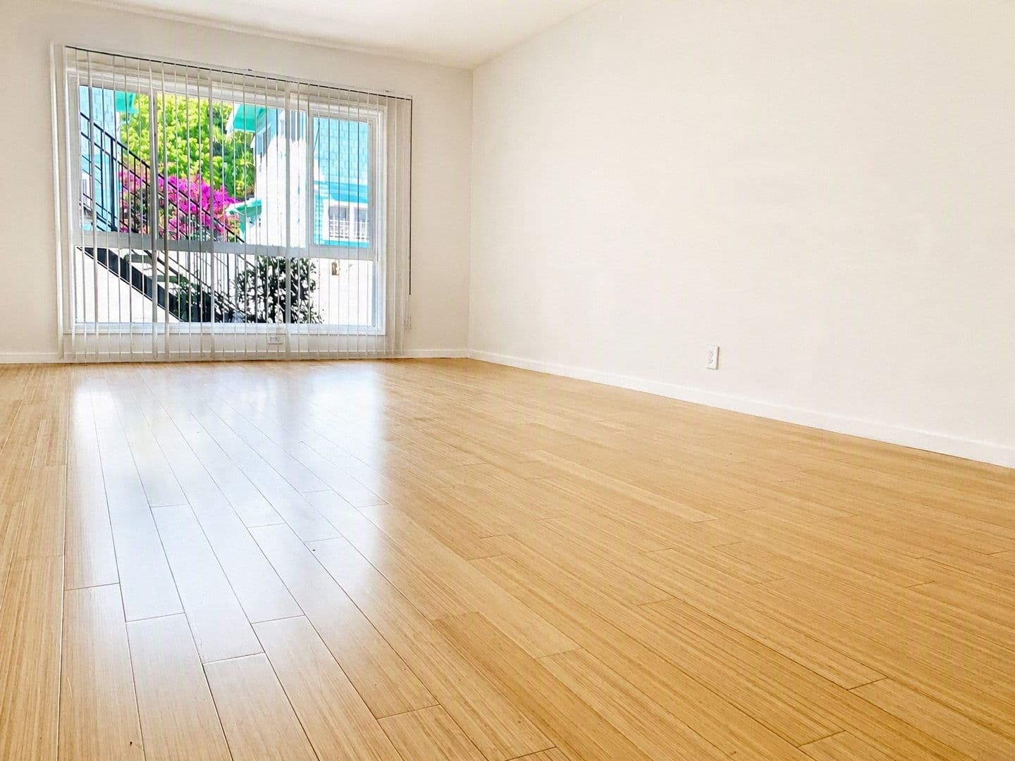 Los Angeles Apartment: 1851 Winona Blvd (Chatelet)