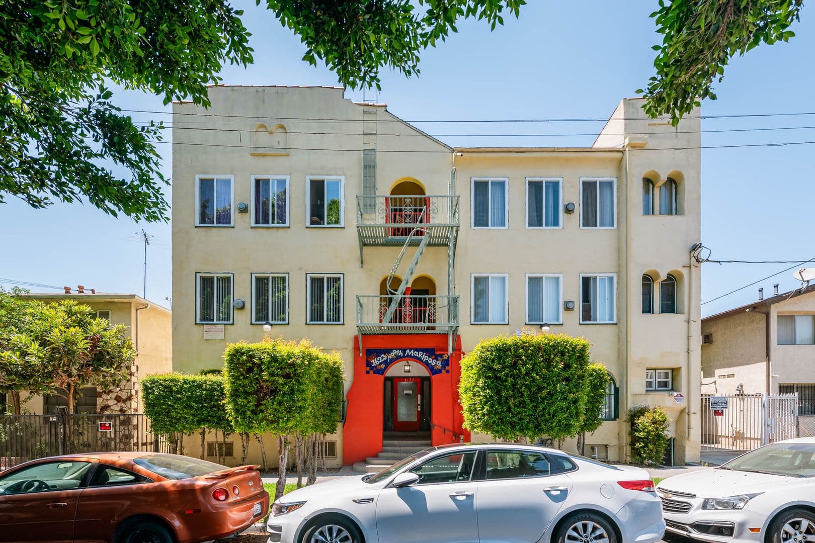 Los Angeles Apartment: 1623 N Mariposa Ave