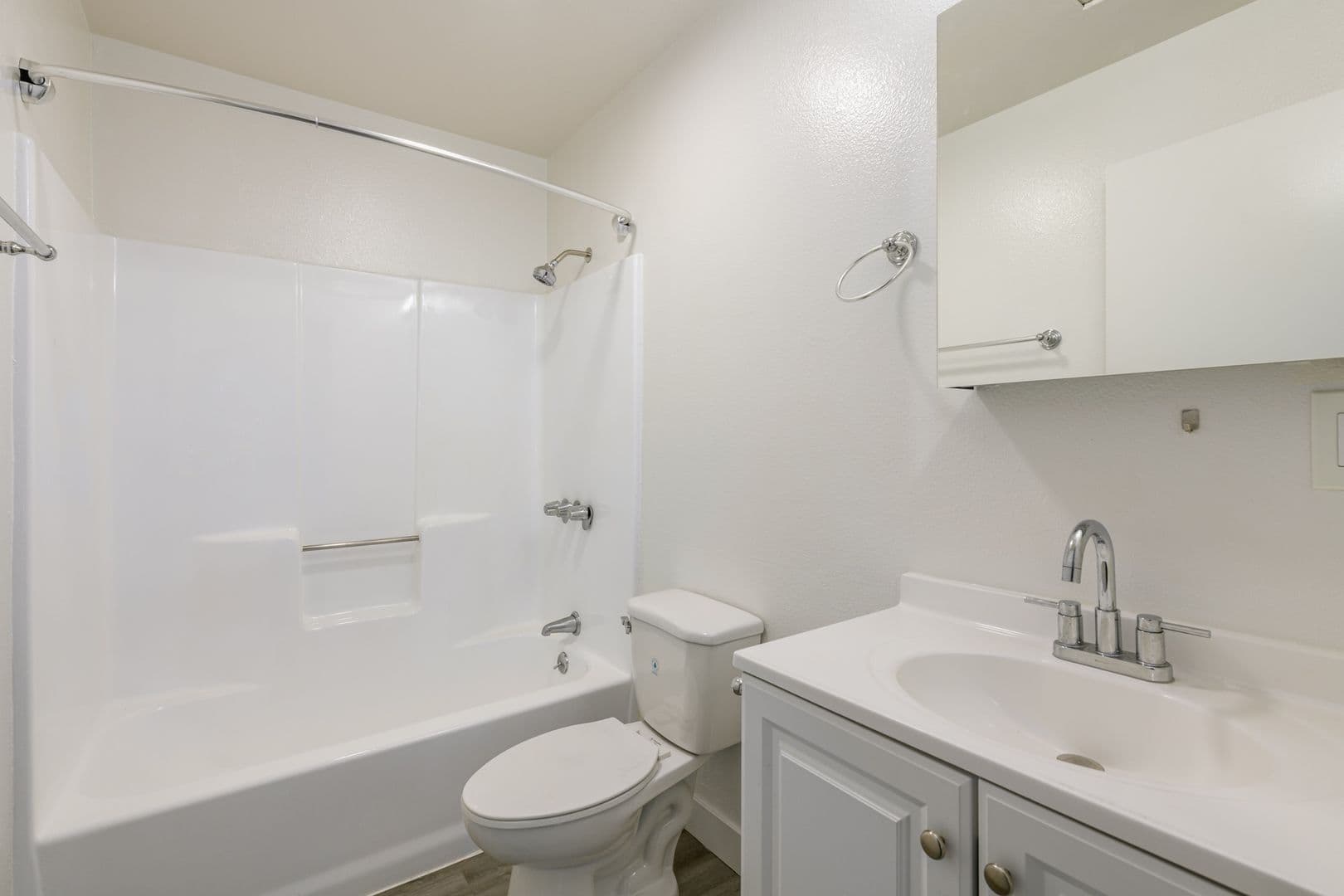 Los Angeles Apartment: 5533 Barton Ave