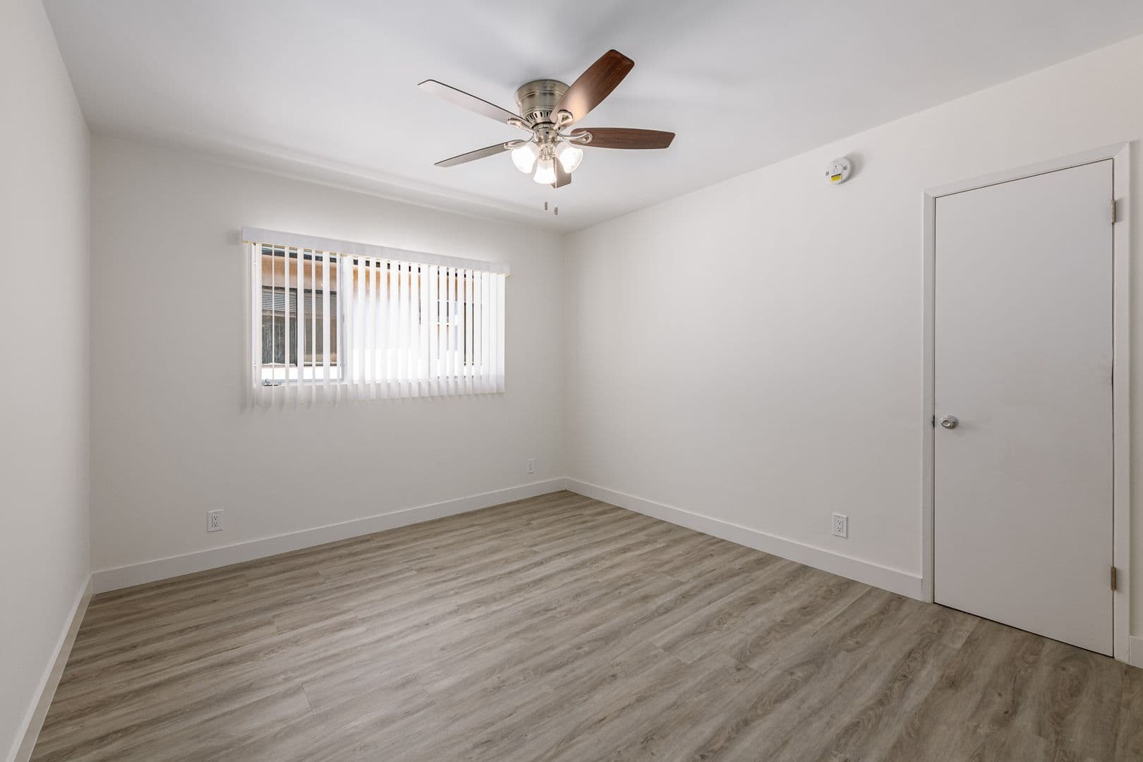 Los Angeles Apartment: 1339 S Ogden Dr
