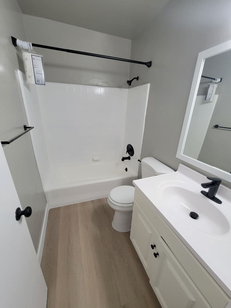 Los Angeles Apartment: 4066 Coco Ave