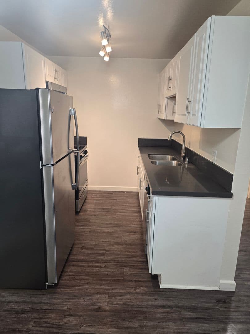 Los Angeles Apartment: 9801 Tabor Street