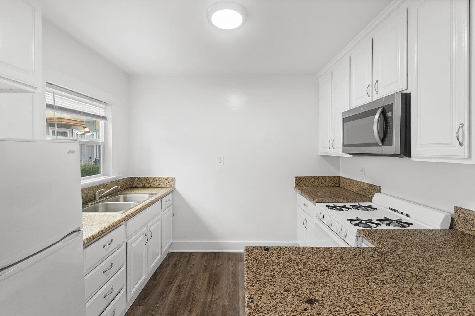 Los Angeles Apartment: 5414 Fountain Ave