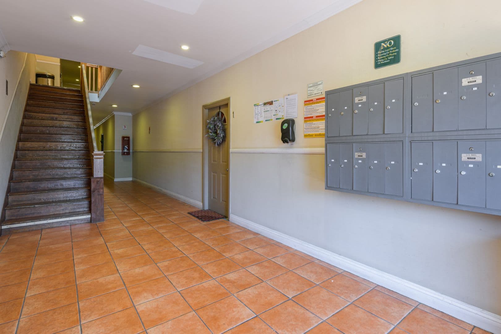 Los Angeles Apartment: 1217 N Berendo St