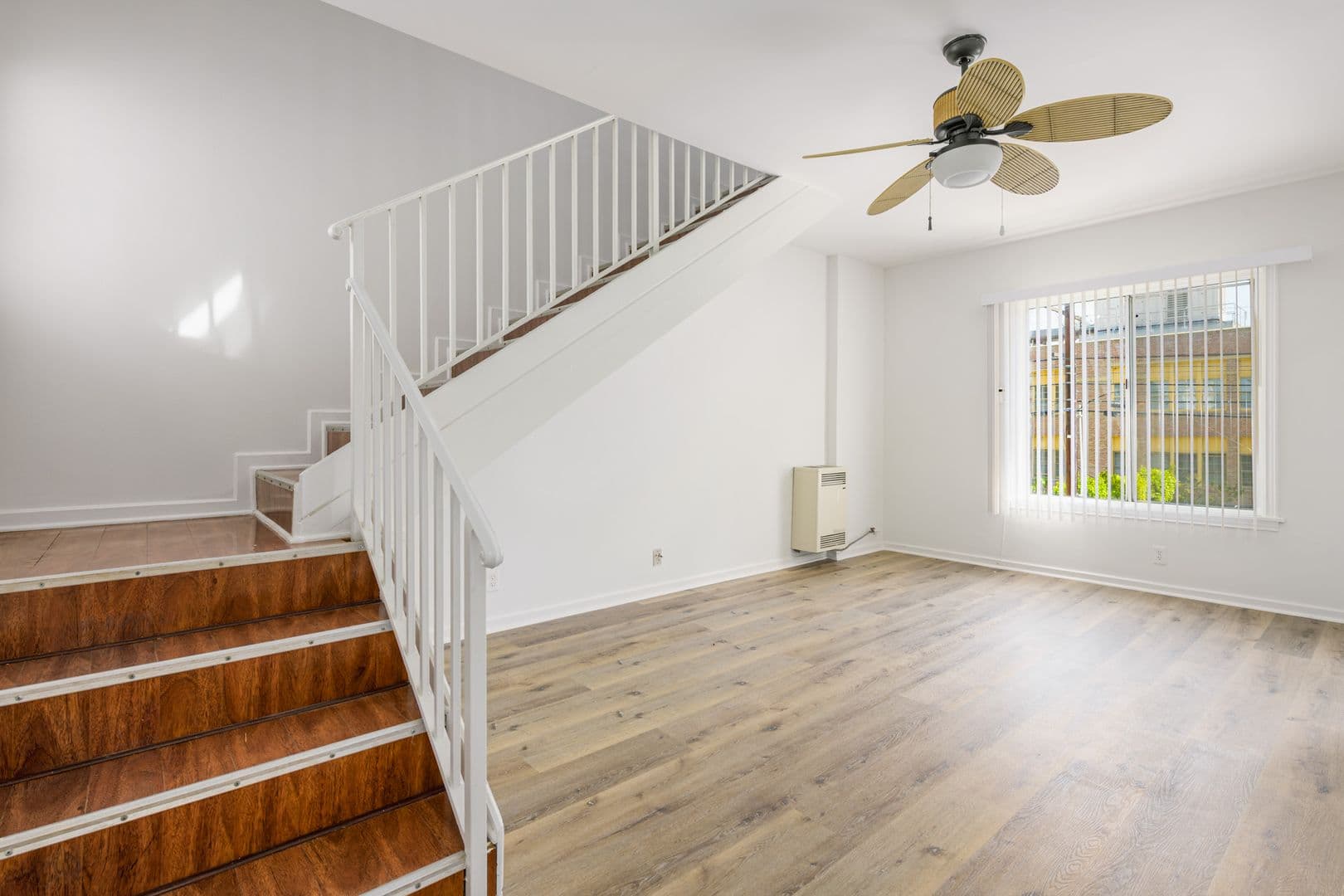 Los Angeles Apartment: 1317 N Bronson Ave