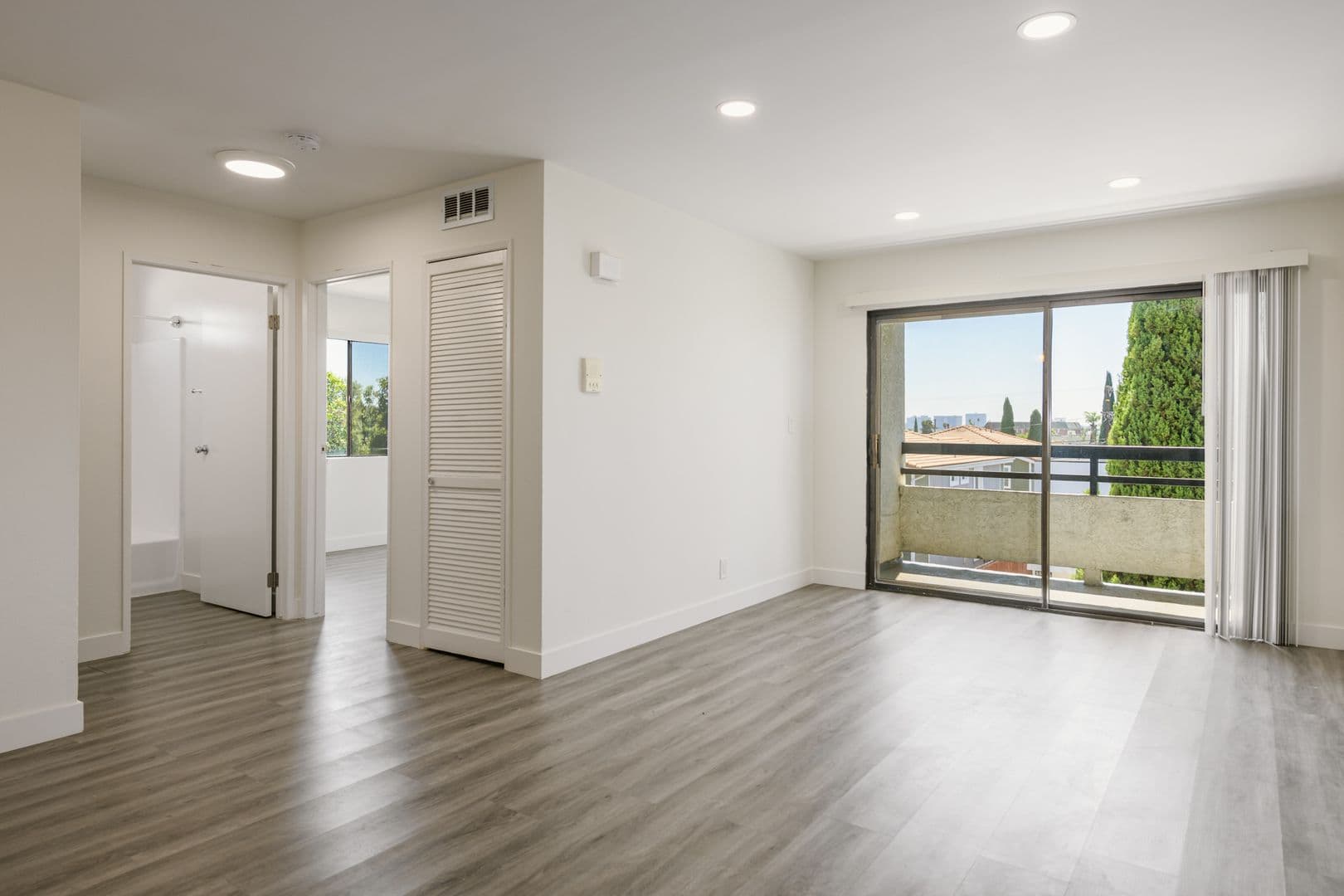 Los Angeles Apartment: 5533 Barton Ave