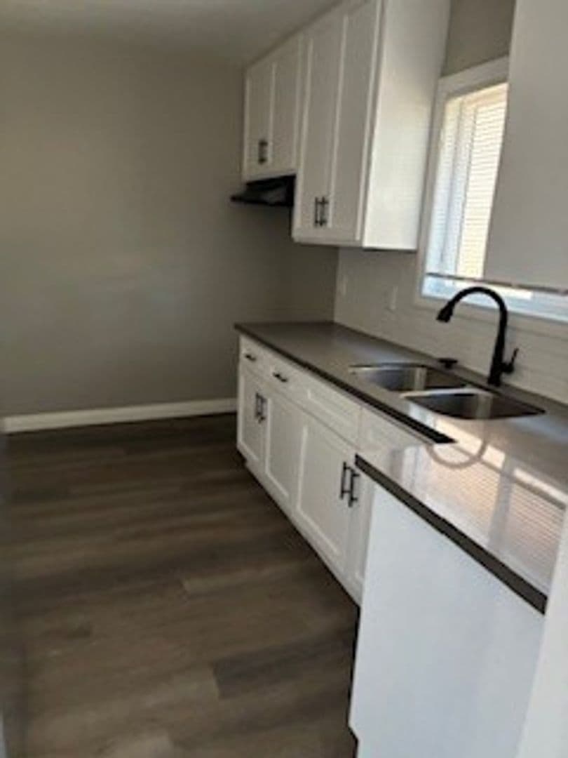 Los Angeles Apartment: 4066 Coco Ave