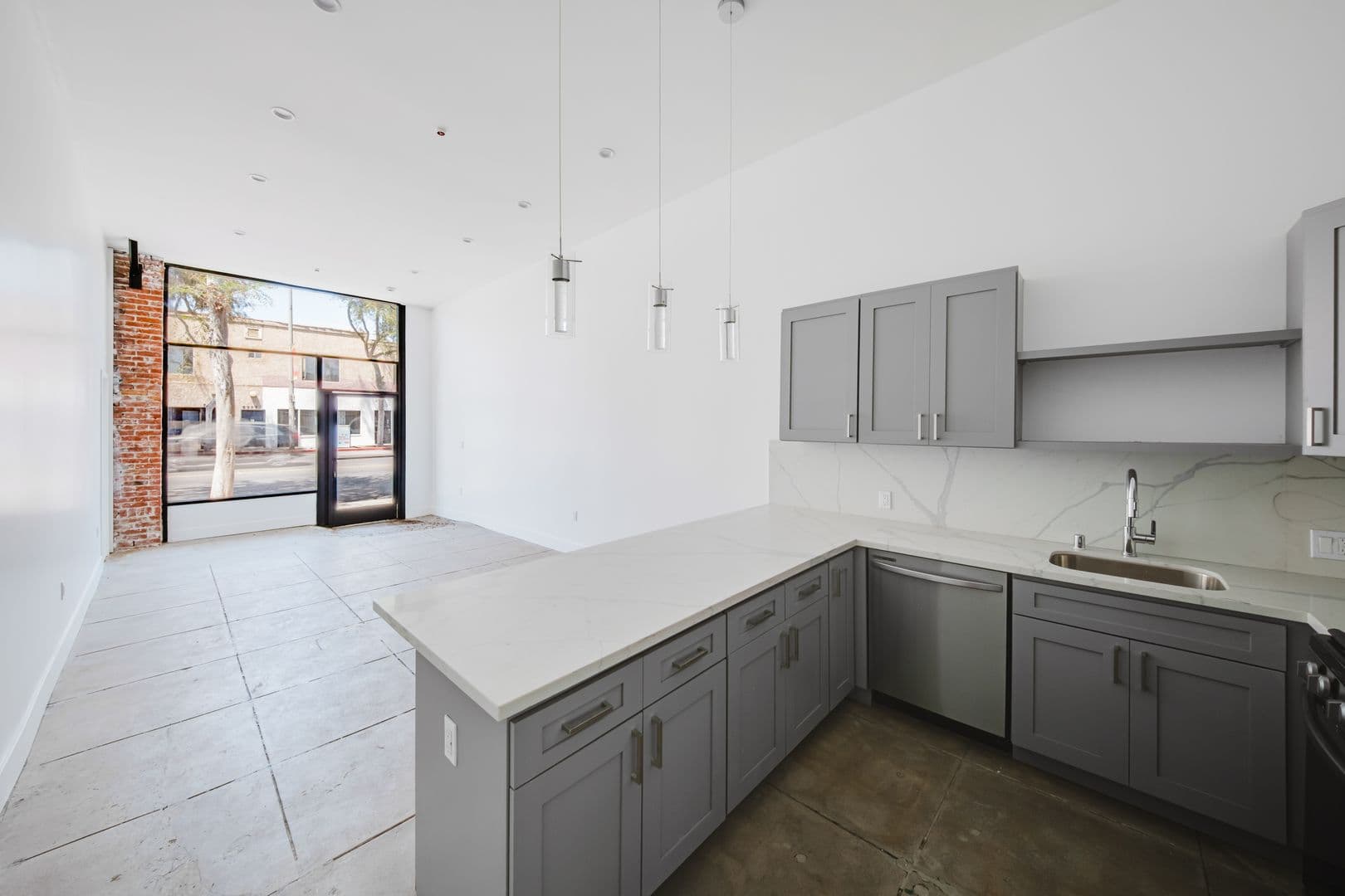 West Hollywood Apartment: 7764, 7766 & 7766 1/2 Santa Monica Blvd