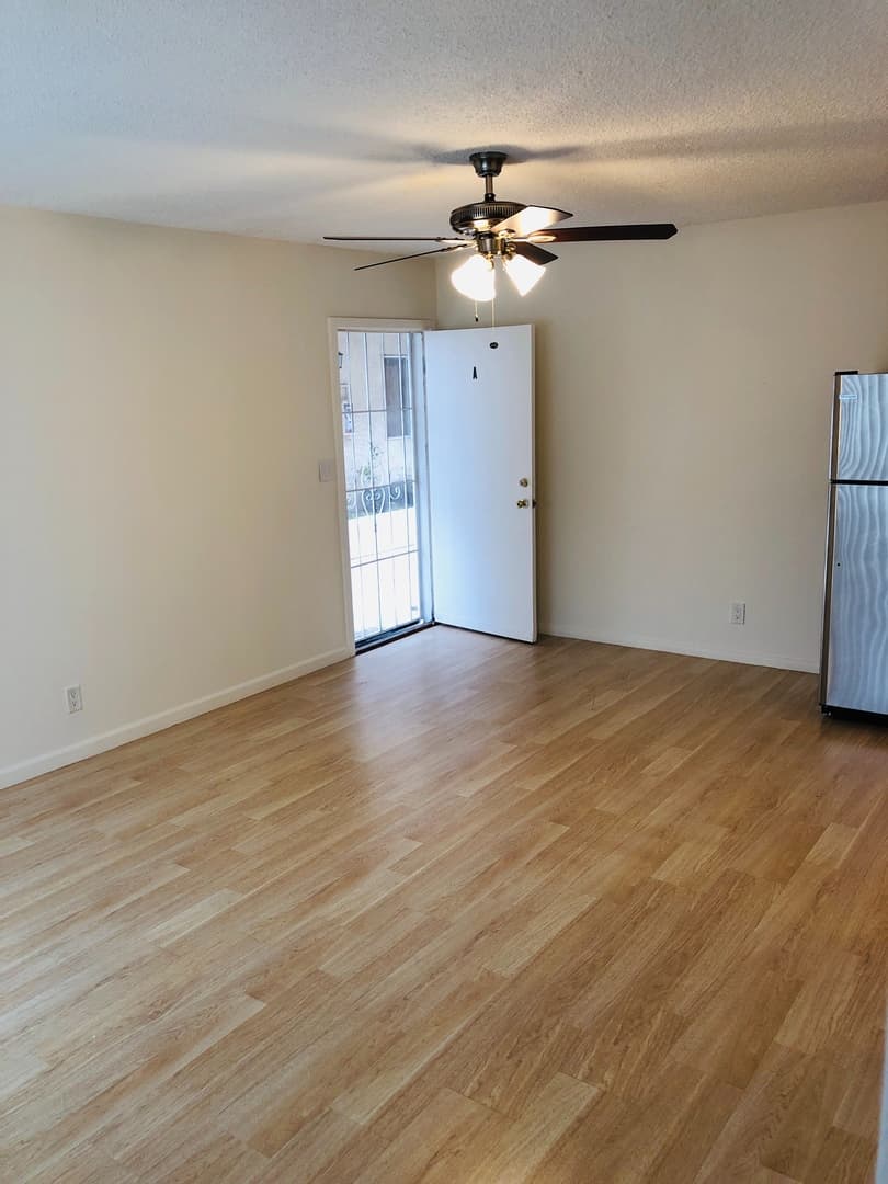 Lawndale Apartment: 4558 W 173rd Street