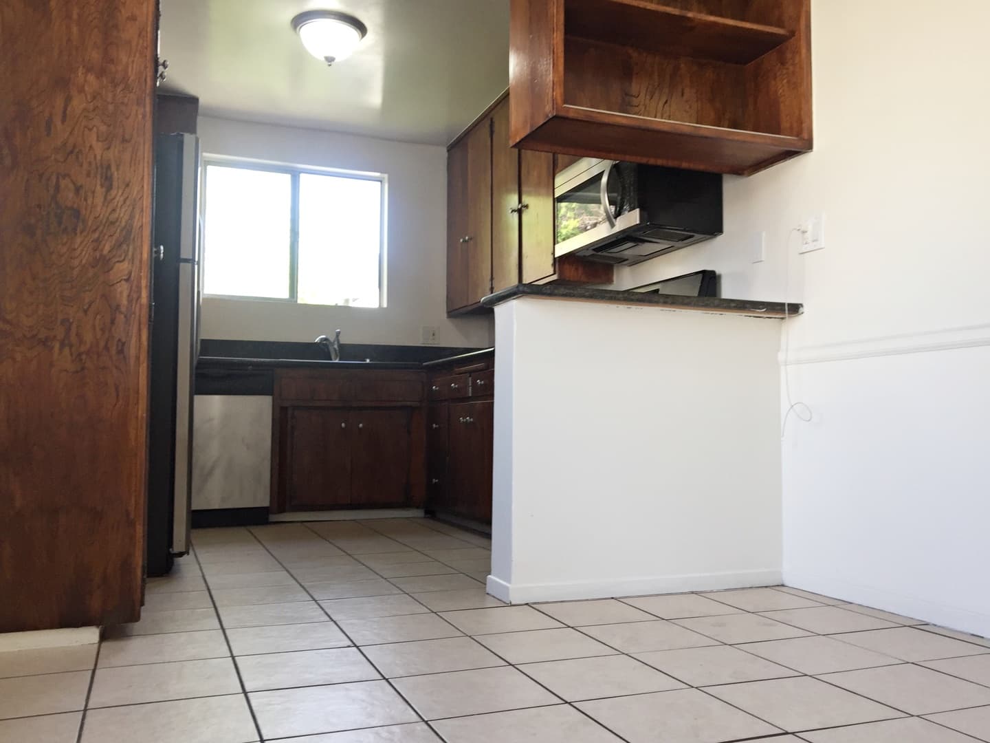 Los Angeles Apartment: 933 N Wilcox Ave