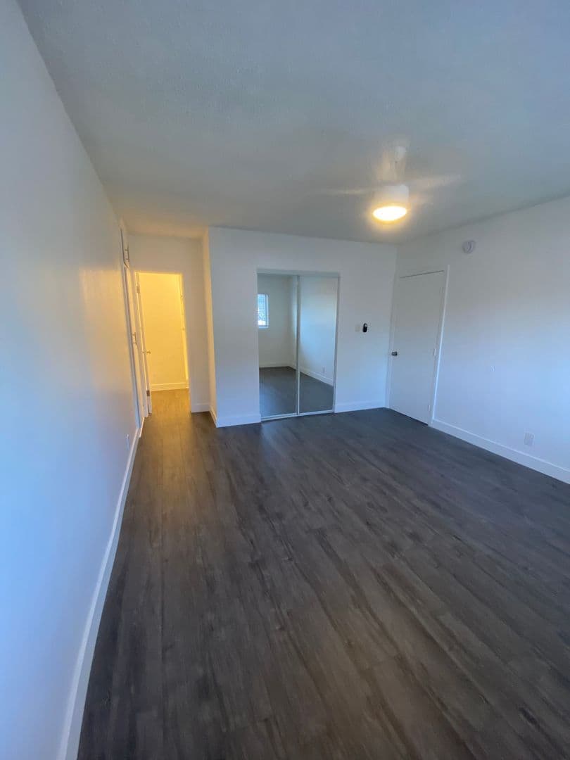 Los Angeles Apartment: 3956 Stevely Ave