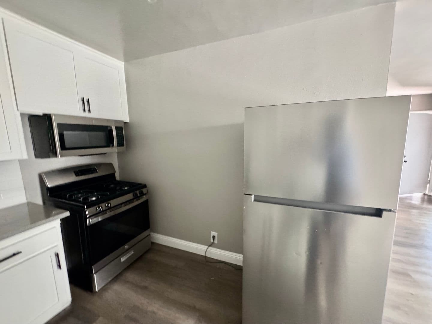 Los Angeles Apartment: 4046-4052 Coco Ave