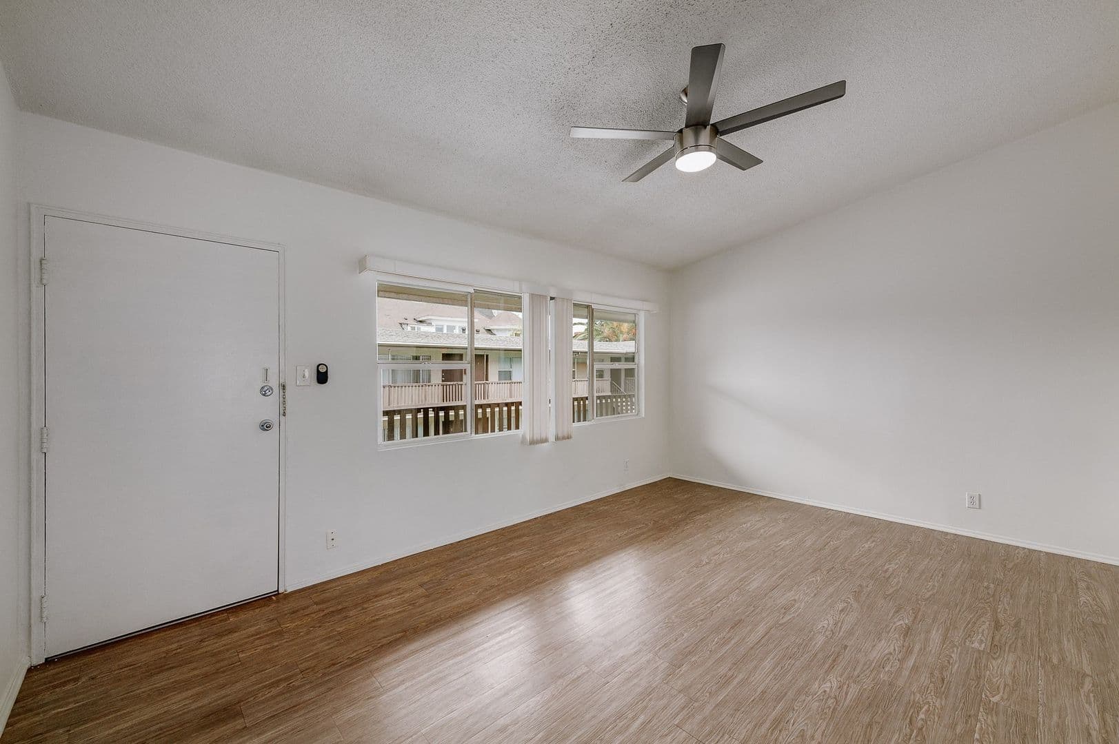 Los Angeles Apartment: 1033 S Westlake Ave