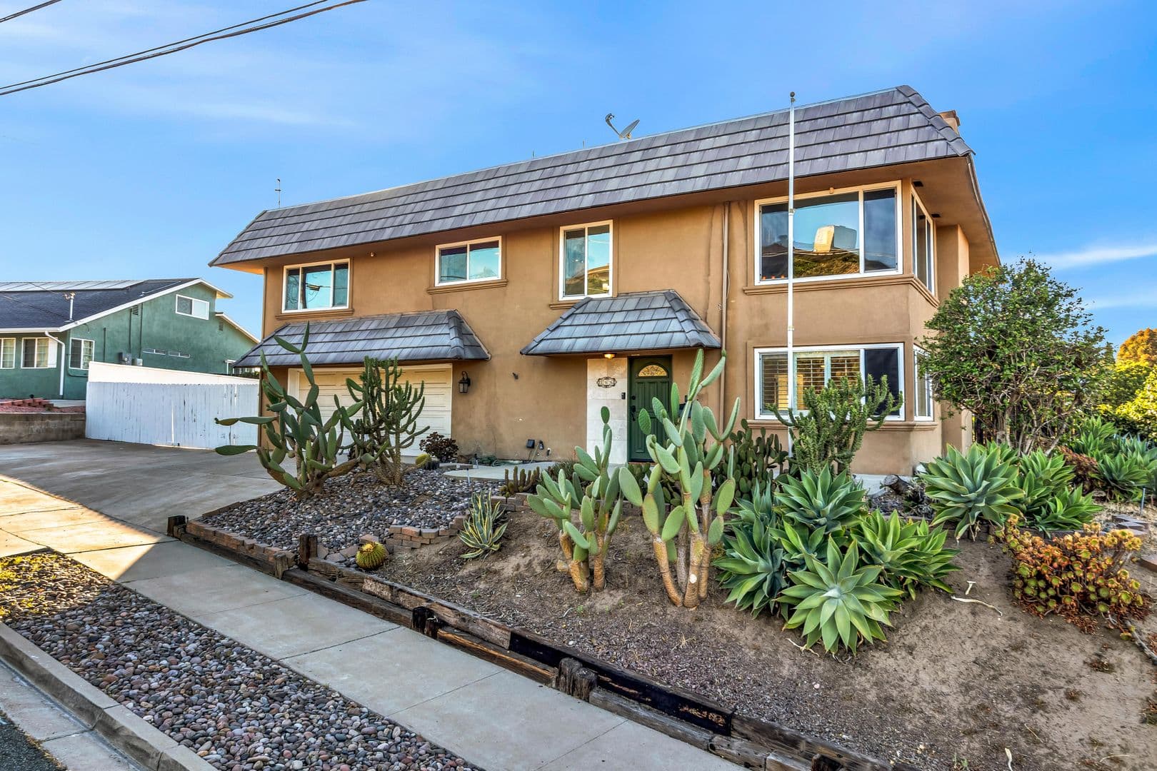 El Cajon House: 166 Cottonpatch Way