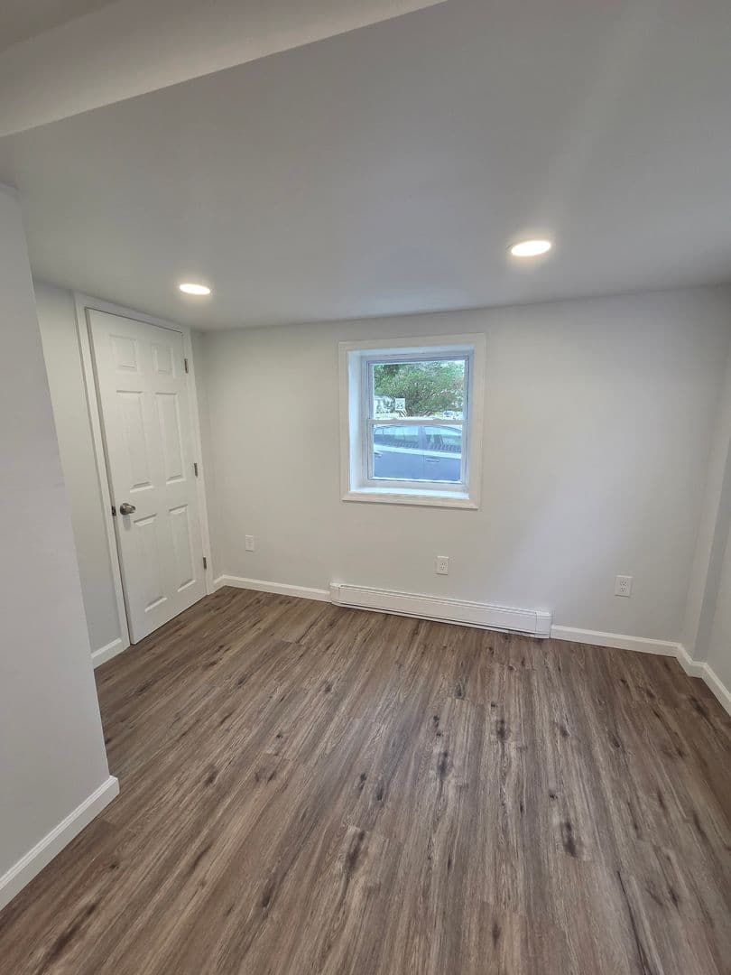 Wind Gap Apartment: 1733 W 8th Street