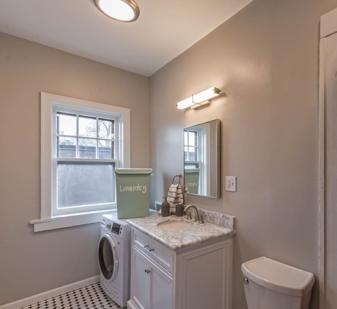 Rochester Apartment: 253 Alexander St