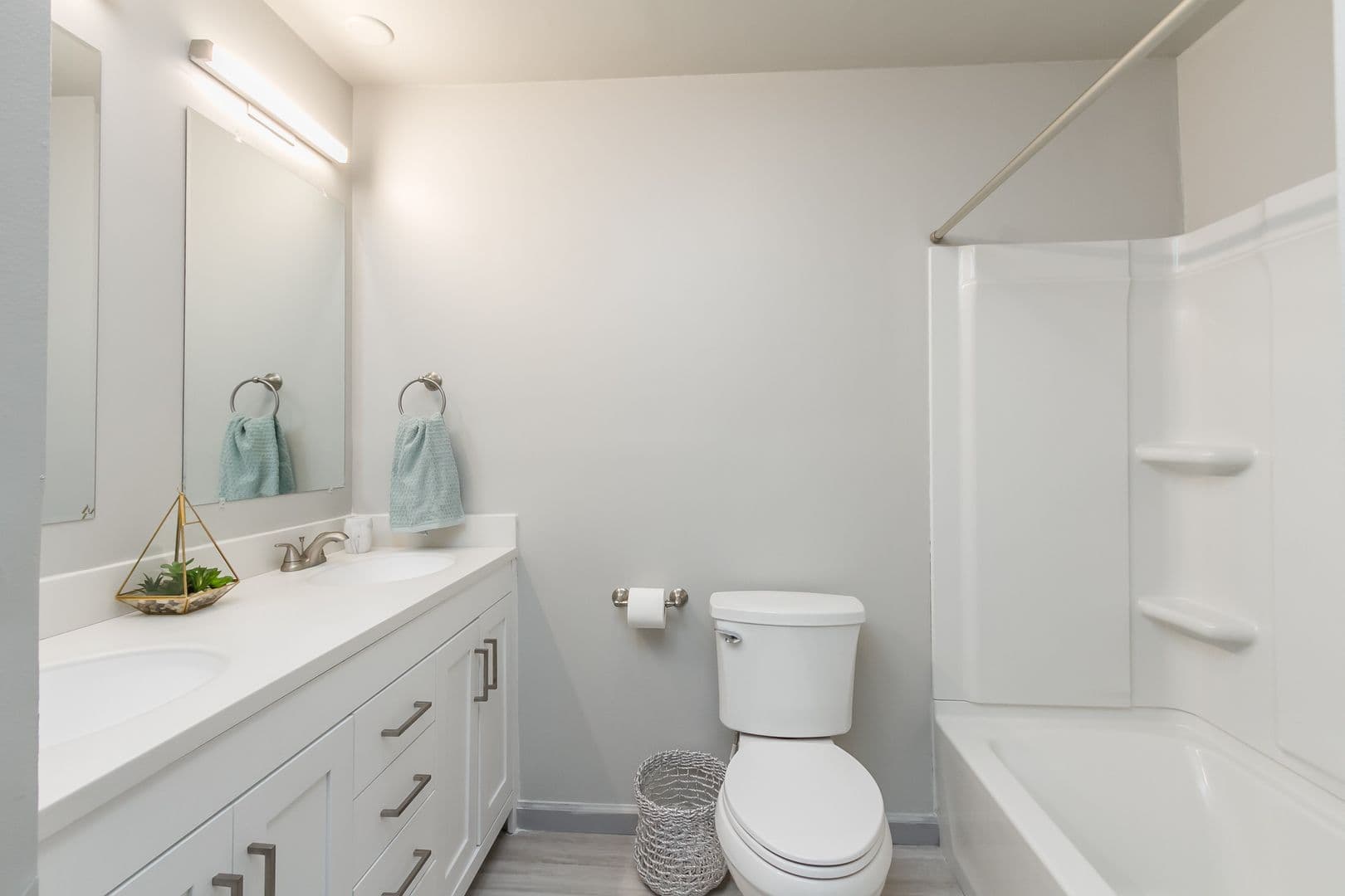 Brighton Apartment: Brighton Village Apartments
