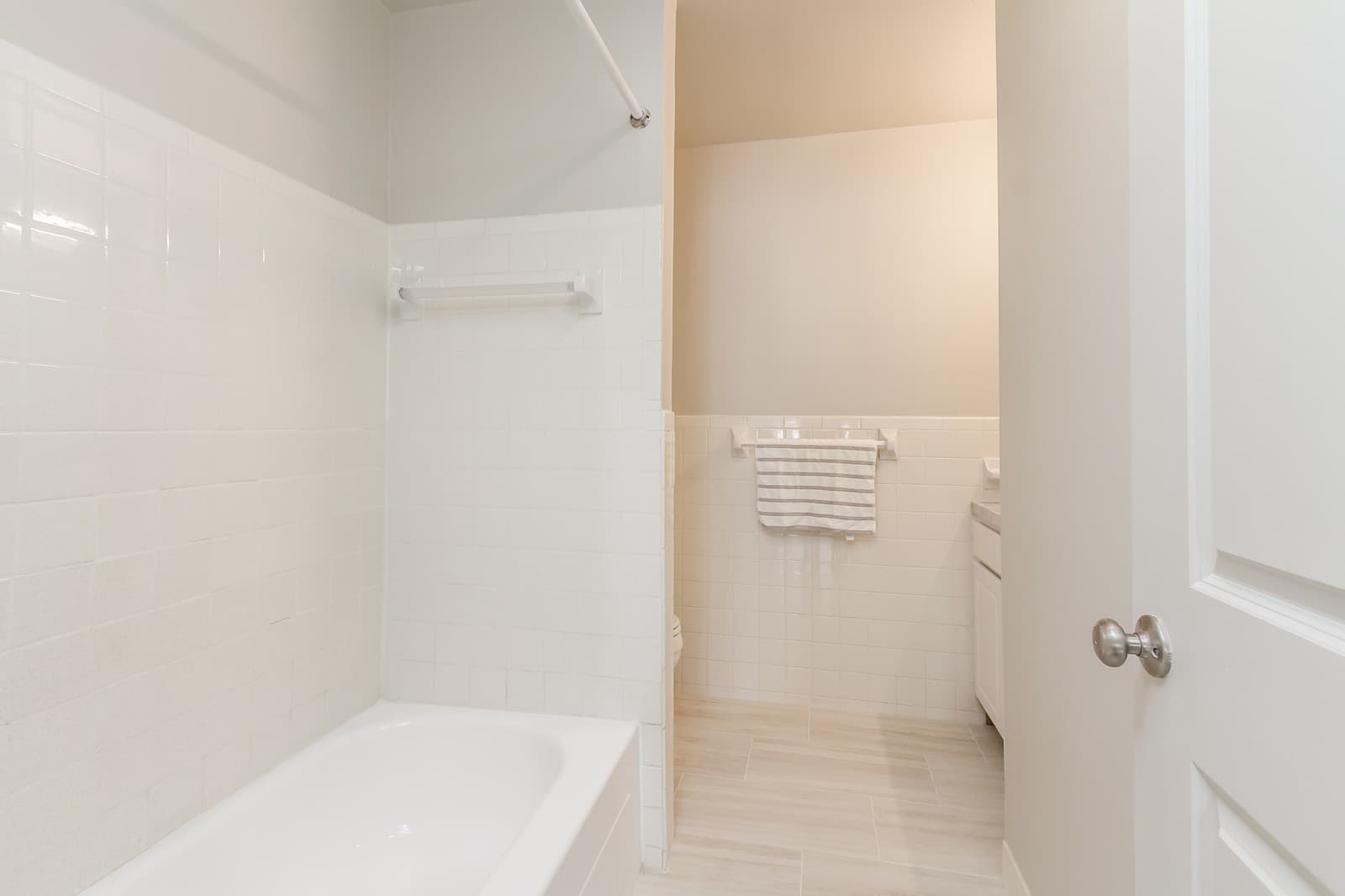 Brighton Apartment: Brighton Village Apartments