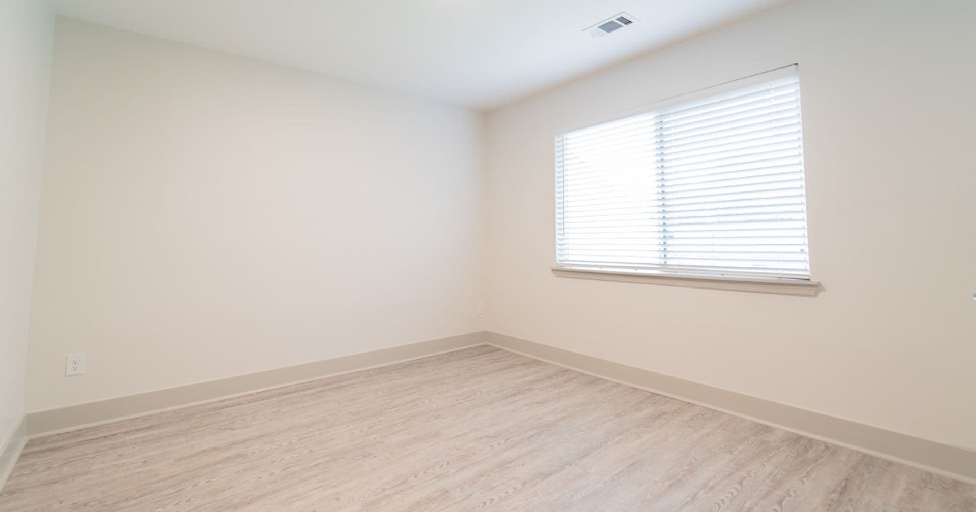 Decatur Apartment: 2085 Powell Ln