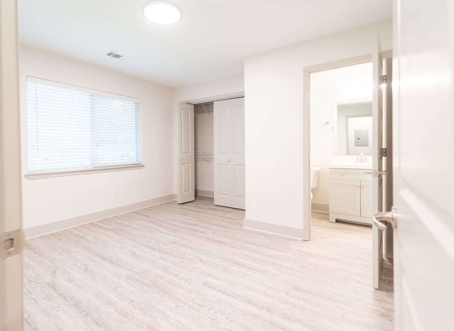 Decatur Apartment: 2085 Powell Ln