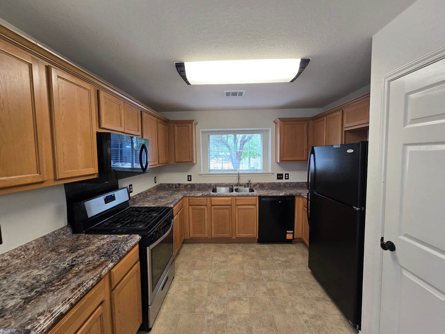 Cedar Park House: 601 Cherry Creek Drive, Unit 4