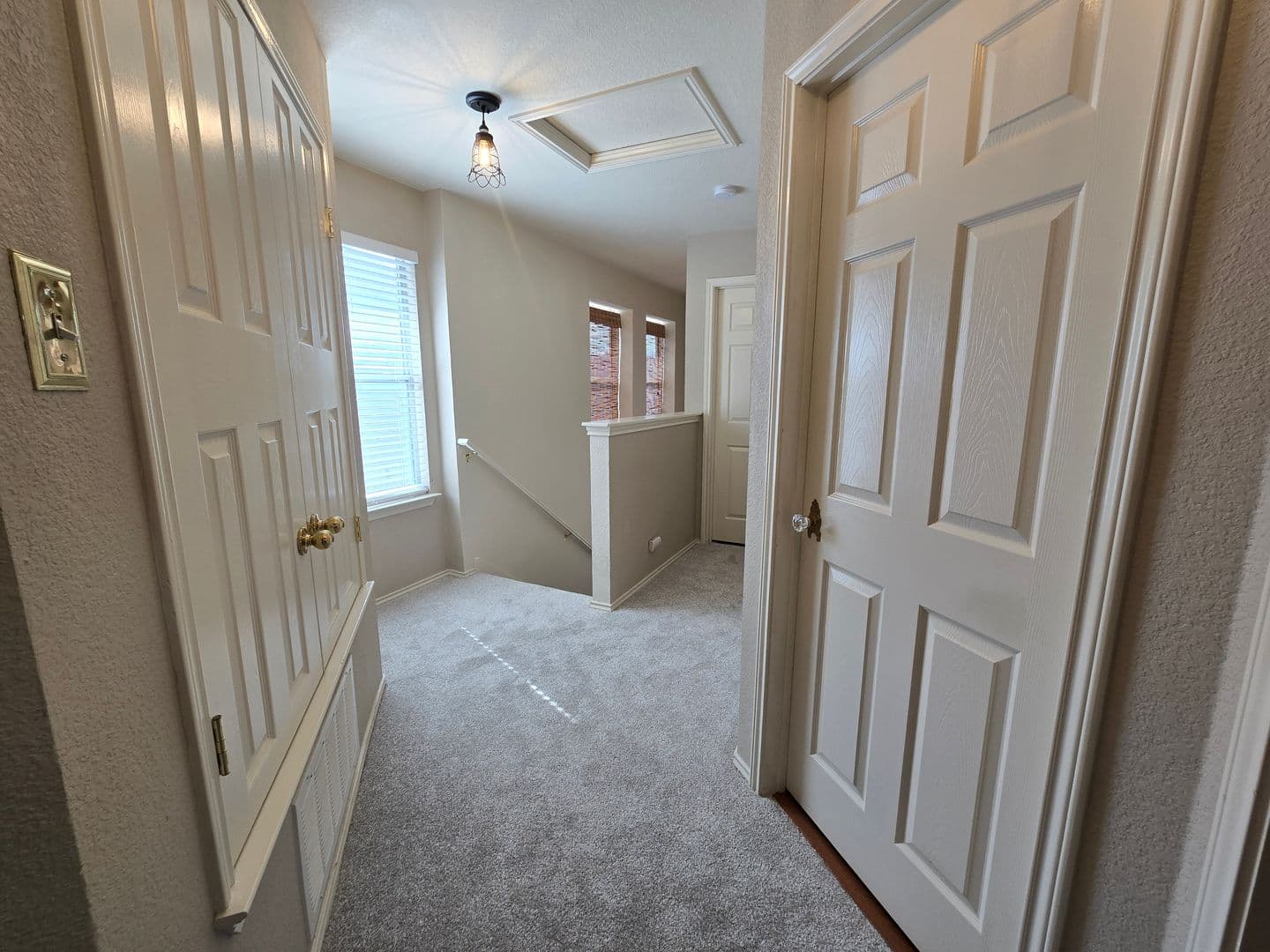Cedar Park House: 601 Cherry Creek Drive, Unit 4
