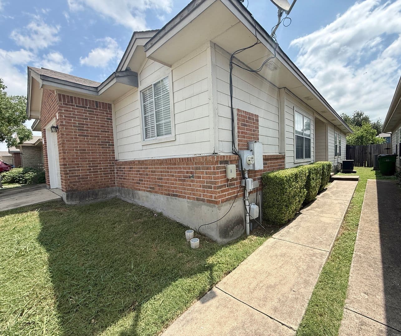 Round Rock Apartment: 2817 Southampton Way