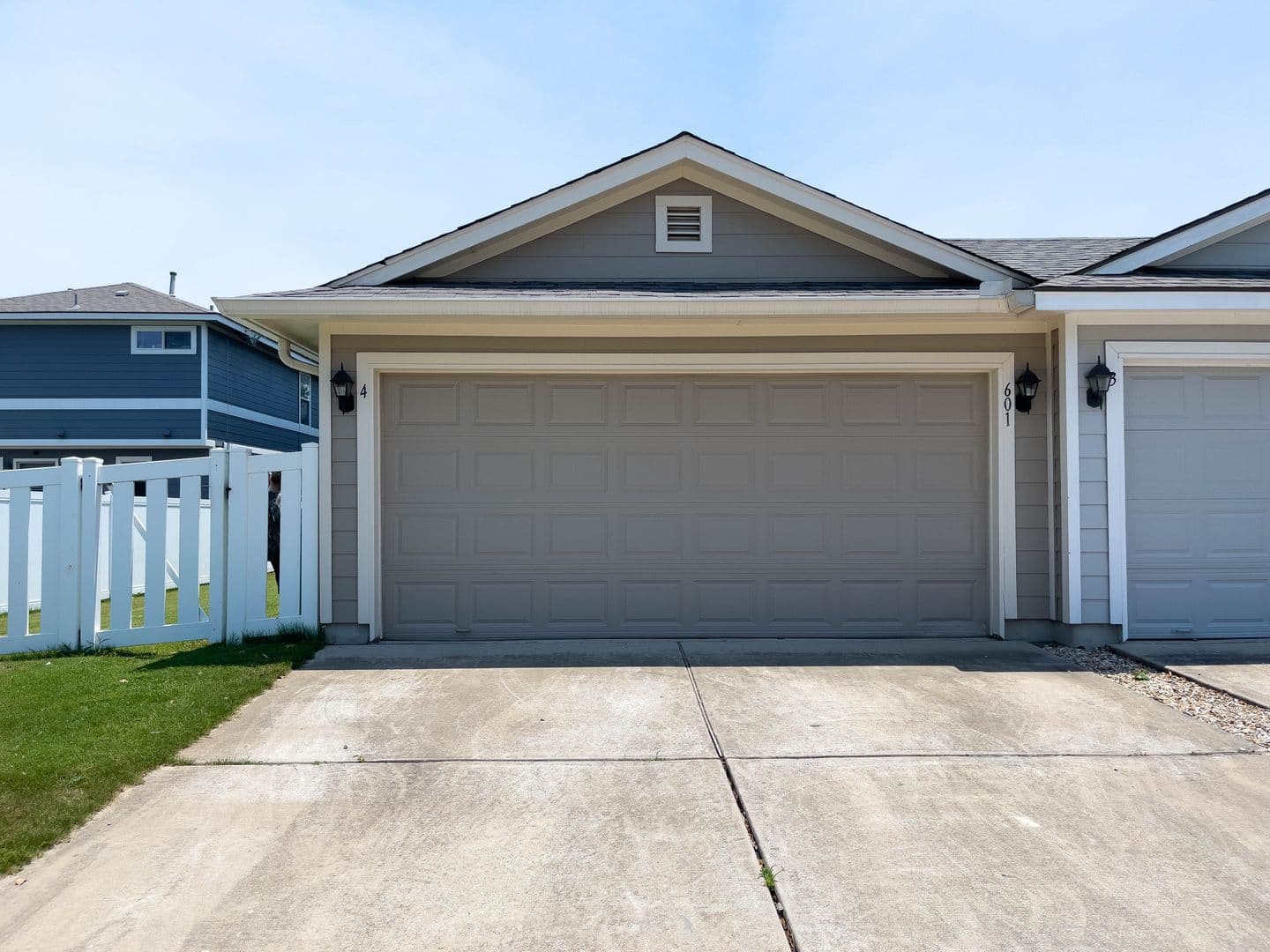 Cedar Park House: 601 Cherry Creek Drive, Unit 4