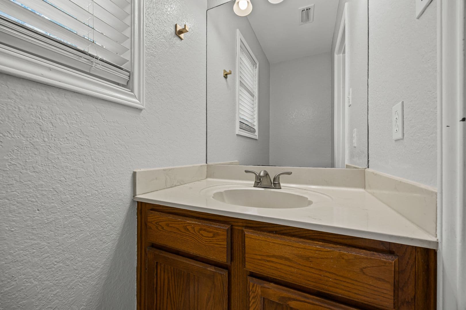 Leander House: 2502 Cynthia Court