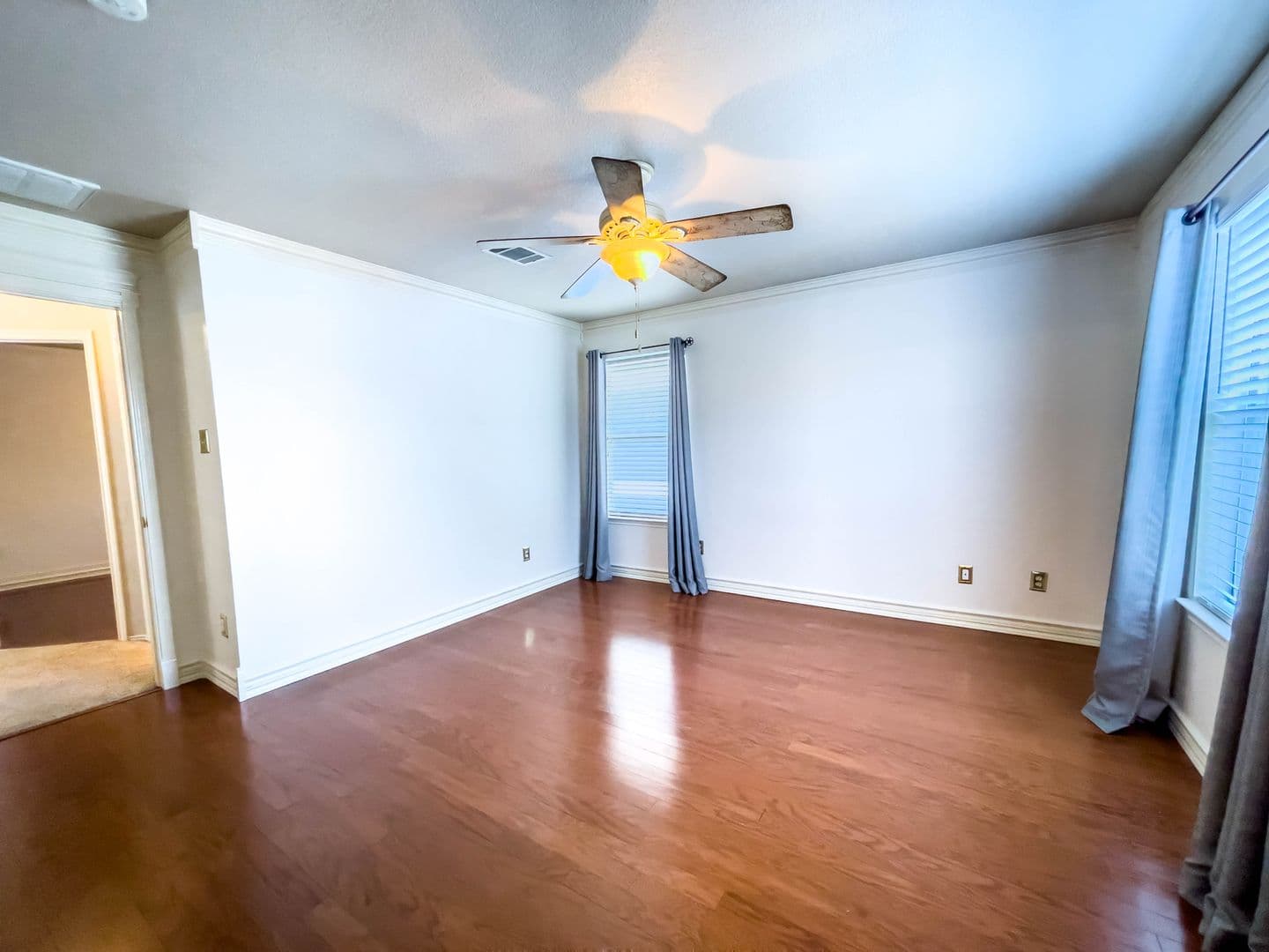 Cedar Park House: 601 Cherry Creek Drive, Unit 4