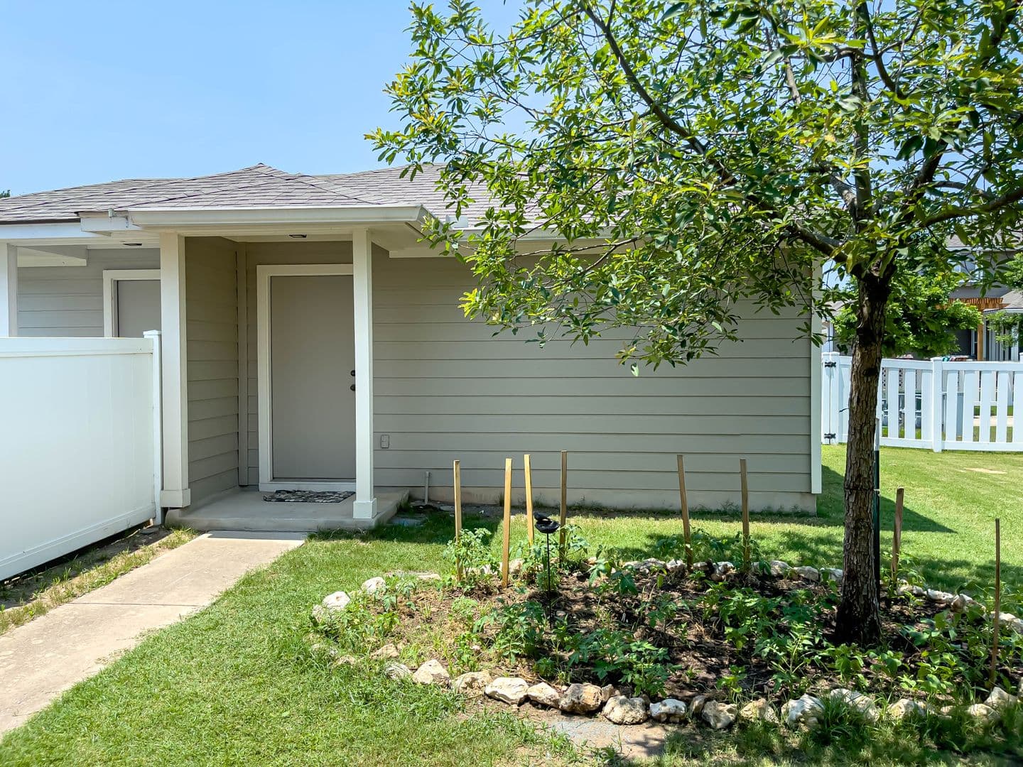 Cedar Park House: 601 Cherry Creek Drive, Unit 4