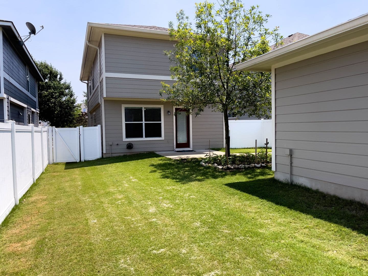 Cedar Park House: 601 Cherry Creek Drive, Unit 4