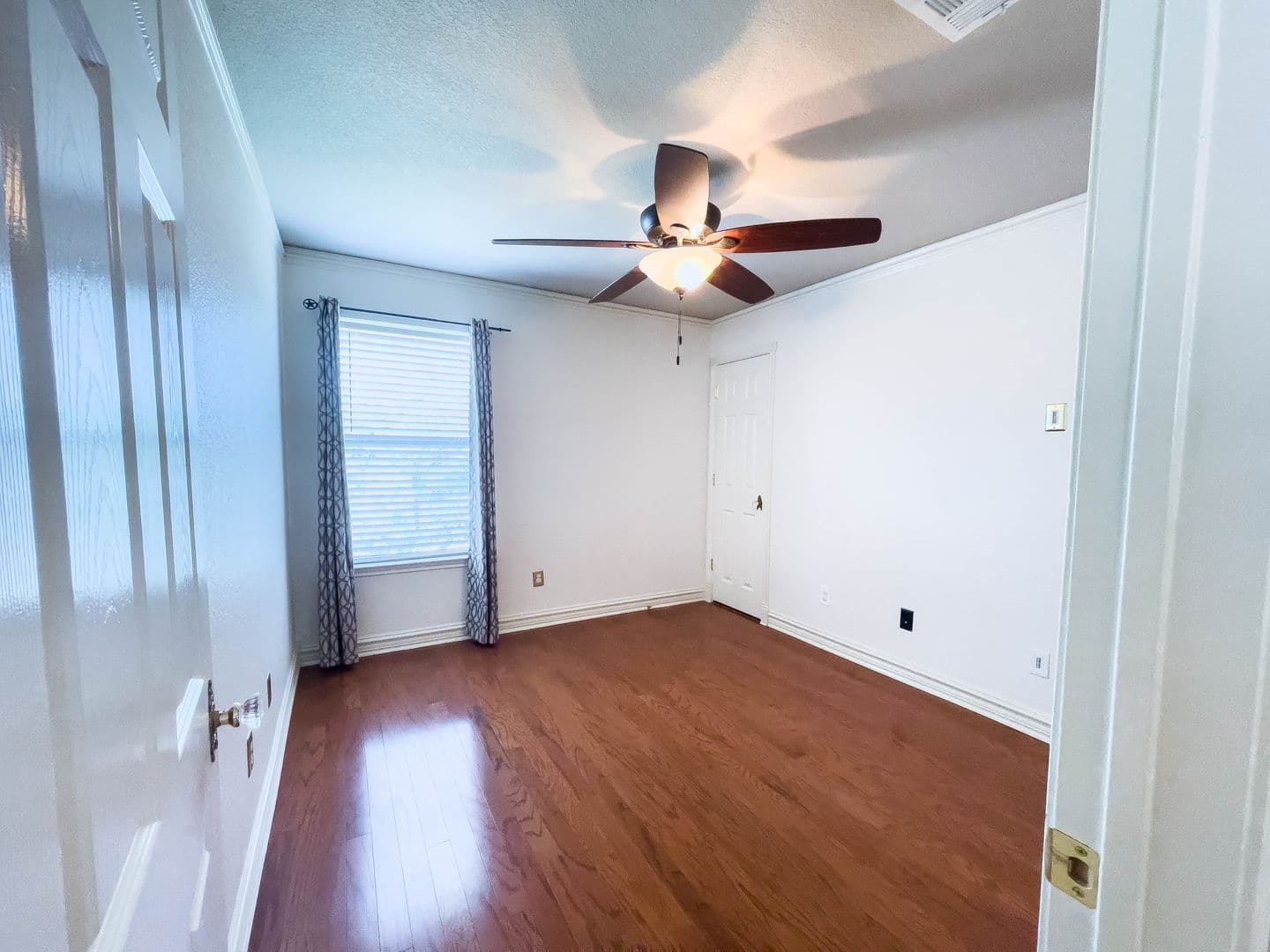 Cedar Park House: 601 Cherry Creek Drive, Unit 4