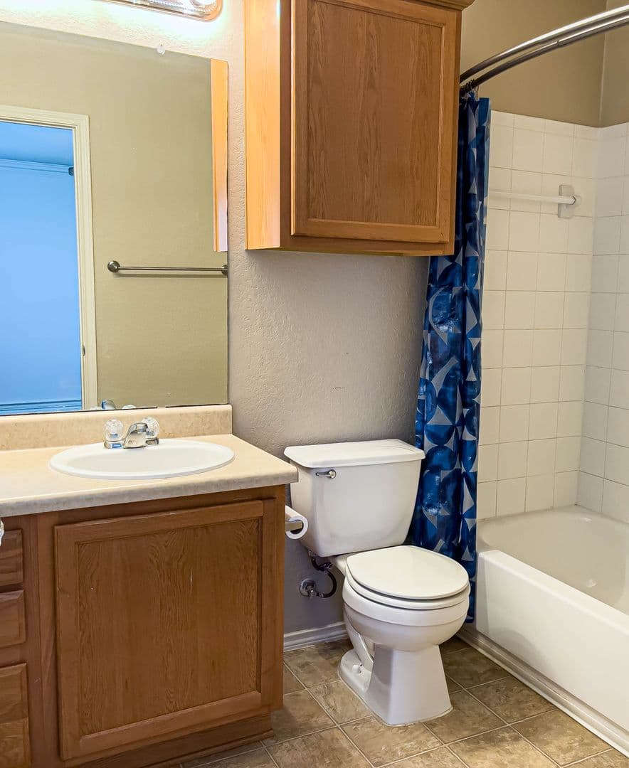 Cedar Park House: 601 Cherry Creek Drive, Unit 4