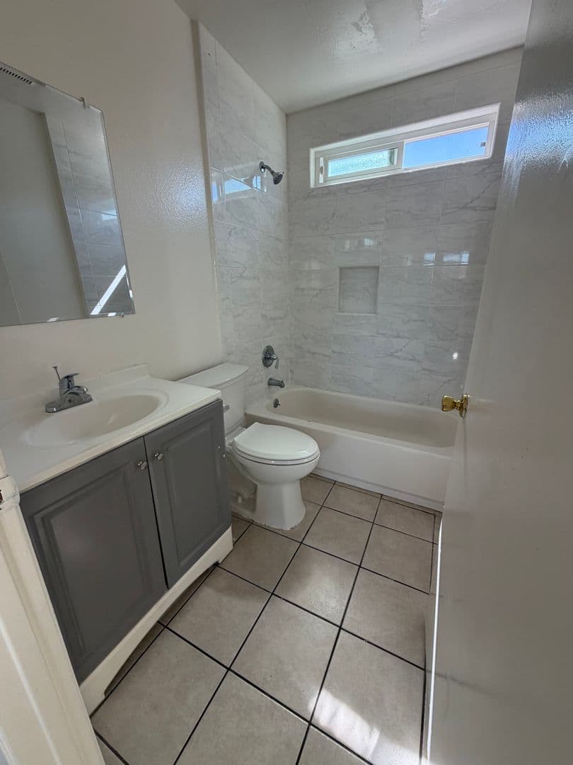 Santa Ana Apartment: 1901 N. Spurgeon Street
