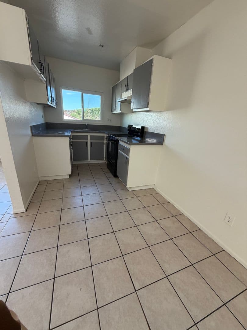 Santa Ana Apartment: 1901 N. Spurgeon Street