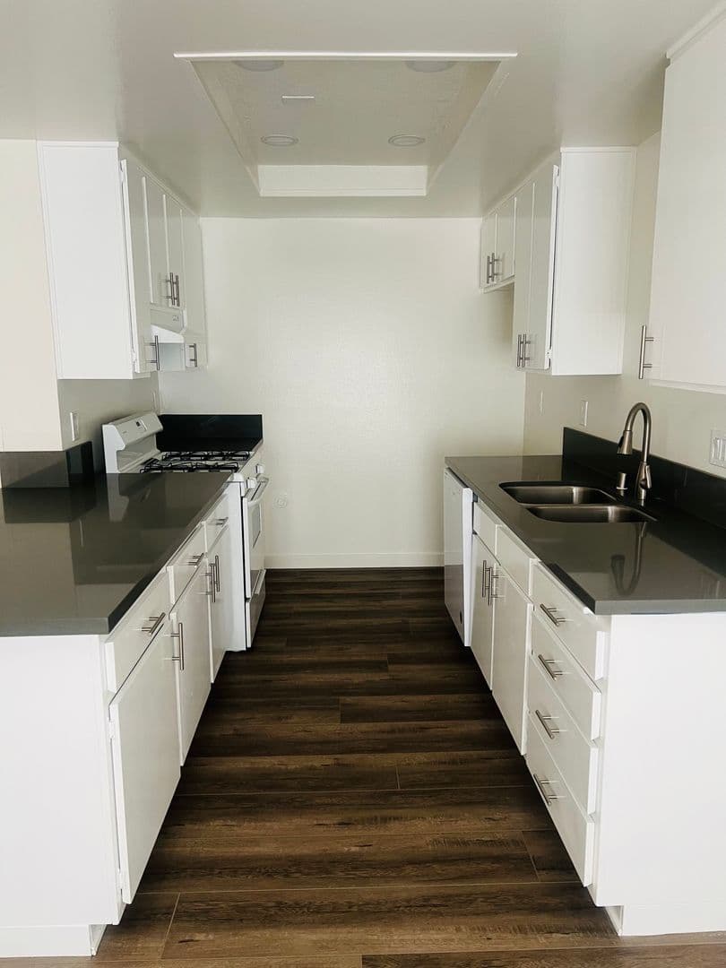 Anaheim Apartment: 1200 & 1210 S. Sharon Cir.