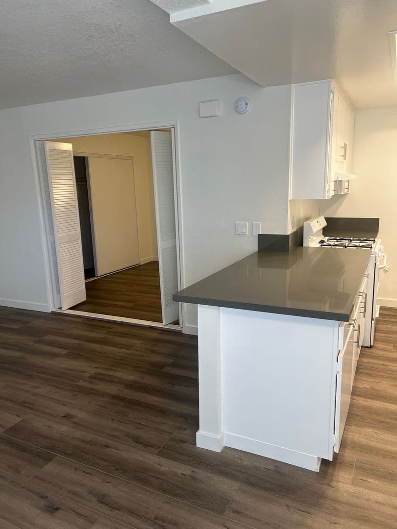 Anaheim Apartment: 1200 & 1210 S. Sharon Cir.