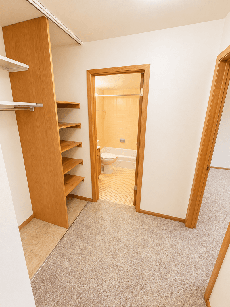 Sparta Apartment: 604 N Black River St