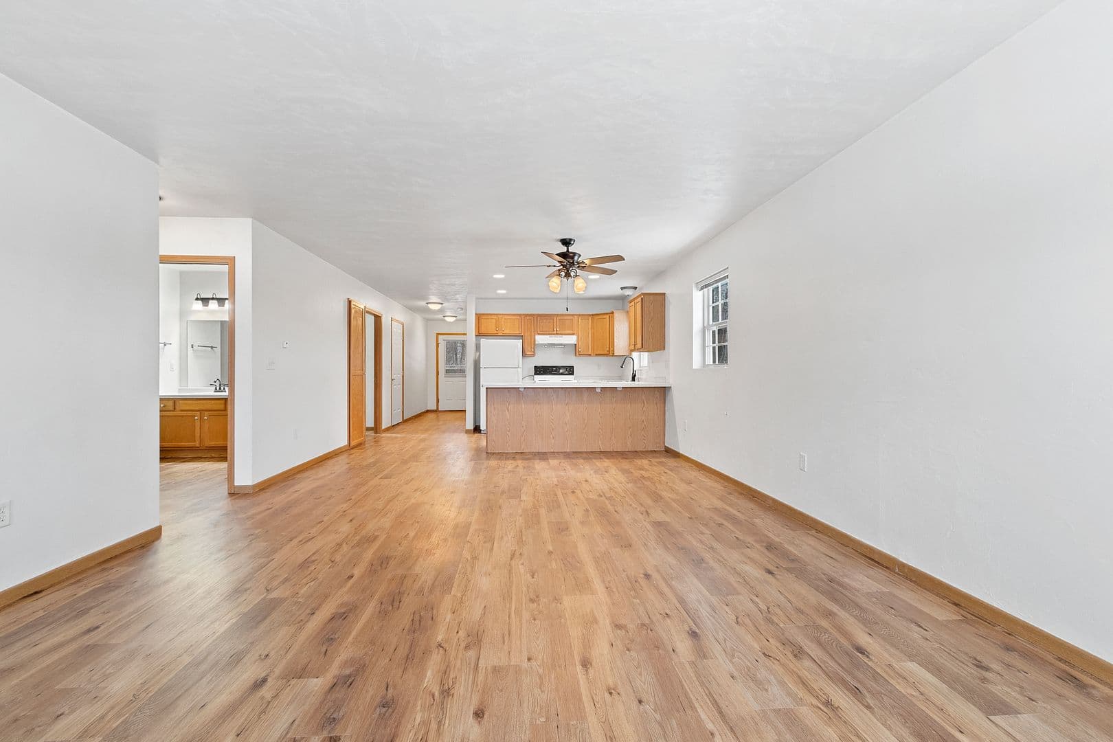Cecil Apartment: 365 Meadowview Road