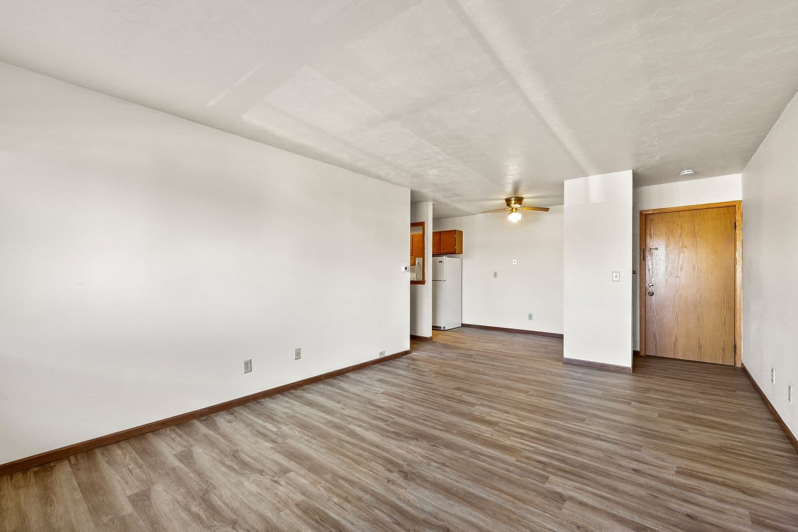 Whitewater Apartment: 1156 W Carriage Drive